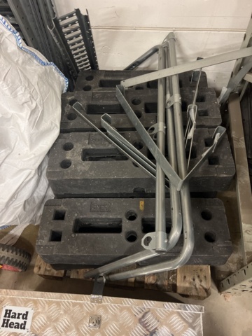 1001313-8 Wheelbarrow, box, shelf and more