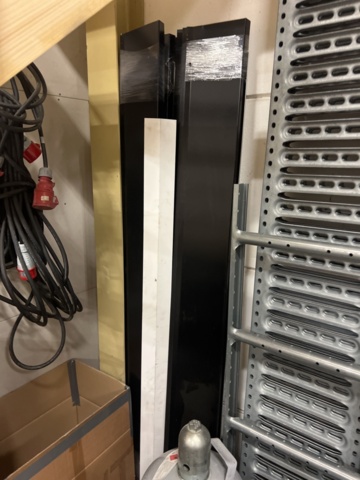 1001313-10 Wheelbarrow, box, shelf and more