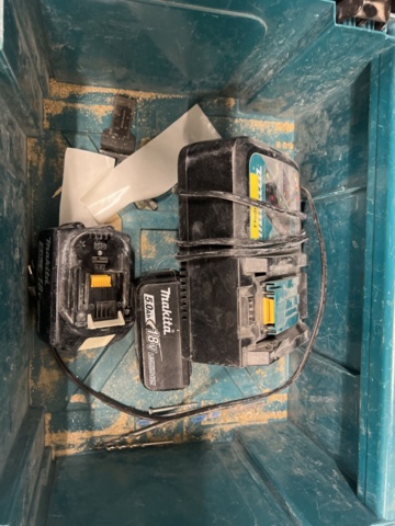 1001331-6 Hand tools 4 pcs and construction radio - Makita