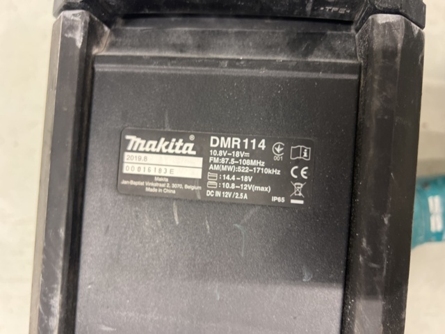 1001331-9 Hand tools 4 pcs and construction radio - Makita