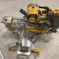 1001340-2 Cut & miter saw with saw table - DeWalt