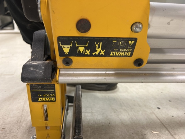 1001340-6 Cut & miter saw with saw table - DeWalt