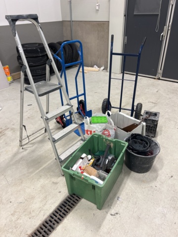 1001341-1 Wheelbarrow, stair climber, ladder and more