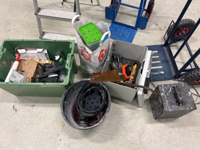 1001341-4 Wheelbarrow, stair climber, ladder and more