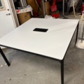 1120883-1 Meeting table 1400 x 1400 mm