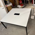 1120883-2 Meeting table 1400 x 1400 mm