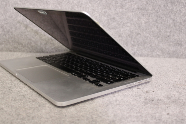 1055098-4 MacBook Pro