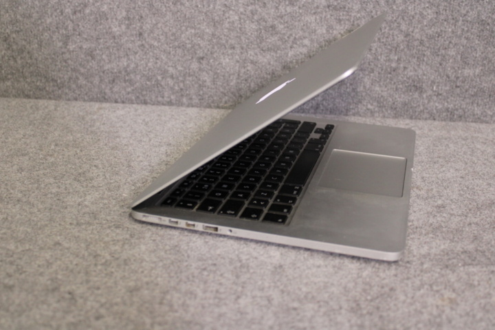 1055098-5 MacBook Pro