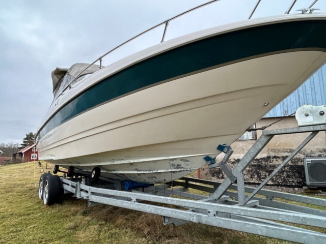 1144027-7 Bayliner Capri 2352 LX, With boat trailer