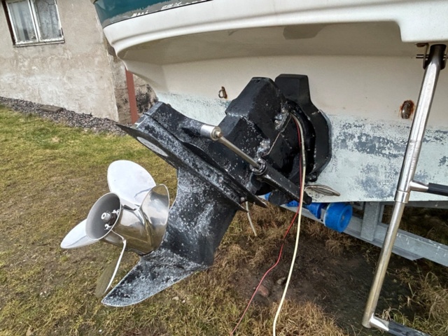 1144027-10 Bayliner Capri 2352 LX, With boat trailer