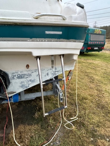 1144027-14 Bayliner Capri 2352 LX, With boat trailer