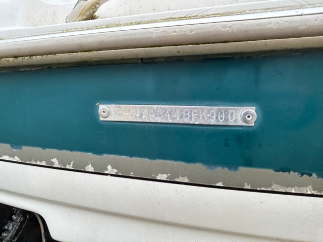 1144027-15 Bayliner Capri 2352 LX, With boat trailer