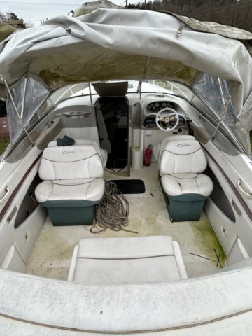 1144027-16 Bayliner Capri 2352 LX, With boat trailer