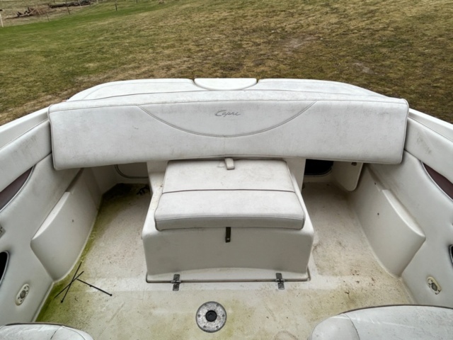 1144027-17 Bayliner Capri 2352 LX, With boat trailer