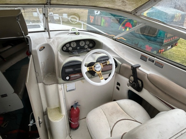 1144027-18 Bayliner Capri 2352 LX, With boat trailer