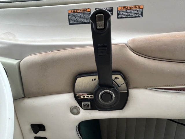 1144027-19 Bayliner Capri 2352 LX, With boat trailer