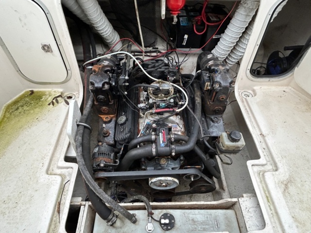 1144027-22 Bayliner Capri 2352 LX, With boat trailer