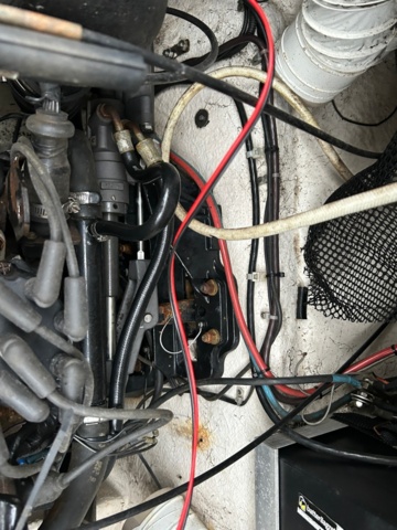 1144027-25 Bayliner Capri 2352 LX, With boat trailer