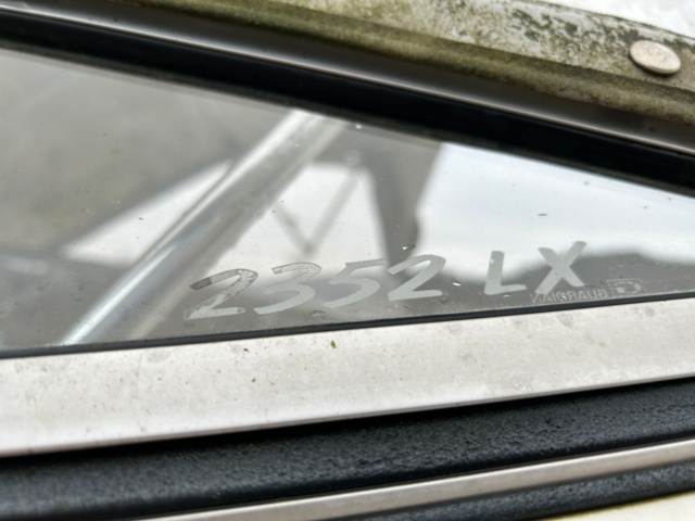 1144027-39 Bayliner Capri 2352 LX, With boat trailer