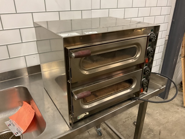 1121004-1 Small Pizza Oven FP 66L