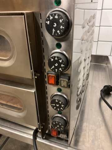 1121004-5 Small Pizza Oven FP 66L