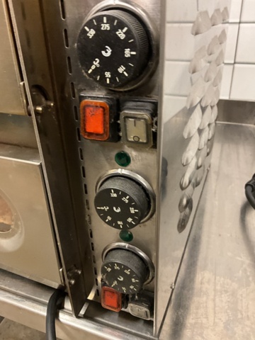 1121004-7 Small Pizza Oven FP 66L