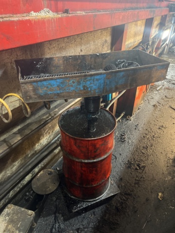 1164100-1 Waste oil drum, gearbox lift & work stand