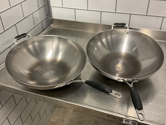 1121022-11 Induction wok with 2 pans CookTek