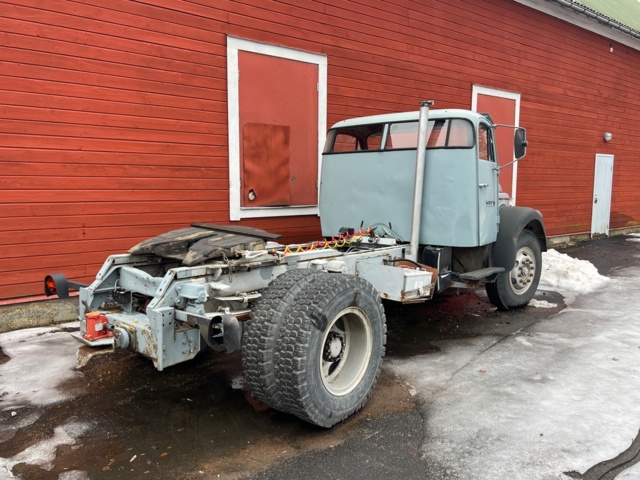 1164044-3 Veteran truck converted to EPA tractor - VOLVO - 1963