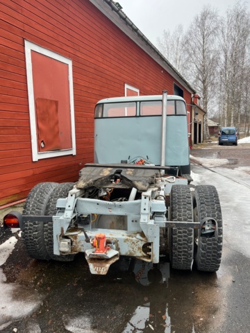 1164044-4 Veteran truck converted to EPA tractor - VOLVO - 1963