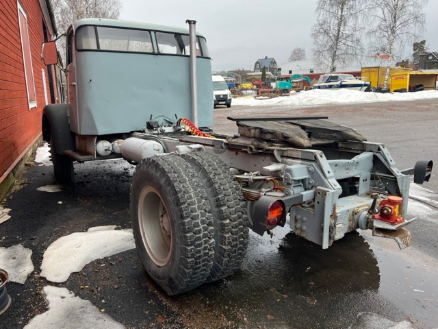 1164044-6 Veteran truck converted to EPA tractor - VOLVO - 1963