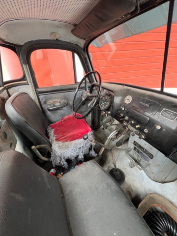 1164044-15 Veteran truck converted to EPA tractor - VOLVO - 1963