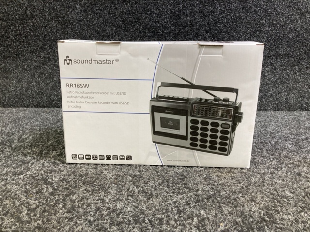 1164809-2 Retro radio with cassette Soundmaster RR18SW
