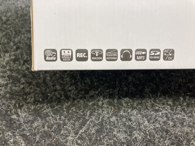 1164809-3 Retro radio with cassette Soundmaster RR18SW