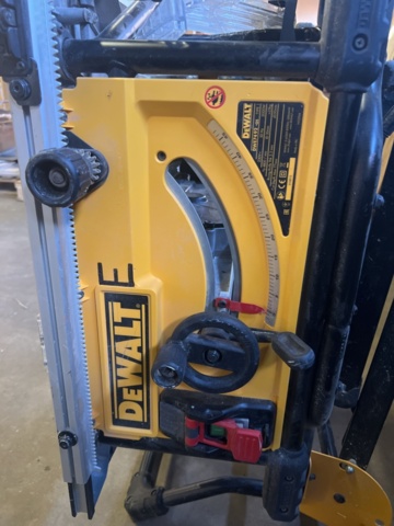 1164170-7 Table saw on wheels - DeWalt DWE7492 -QS