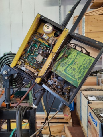 1167726-9 Robotic welding system Esab A30A