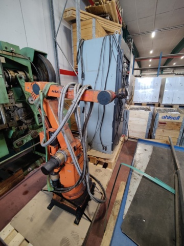 1167726-16 Robotic welding system Esab A30A