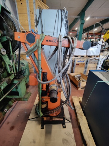 1167726-17 Robotic welding system Esab A30A