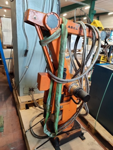 1167726-18 Robotic welding system Esab A30A