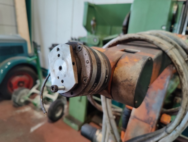 1167726-20 Robotic welding system Esab A30A