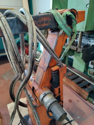 1167726-21 Robotic welding system Esab A30A