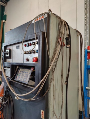 1167726-28 Robotic welding system Esab A30A