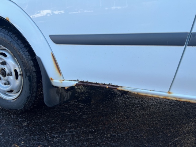 1121635-26 Ford Transit T300 2.2 TDCi - 2011