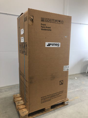 1134477-16 Smeg 4 door white Fridge/freezer