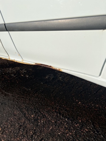 1121635-27 Ford Transit T300 2.2 TDCi - 2011