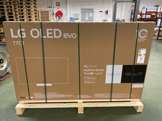 1132397-5 77" 4K OLED TV LG OLED77C35LA