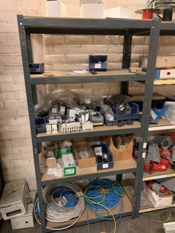 1065650-3 Stock hydraulic and electronic components, 22 shelf sections (incl. shelves)