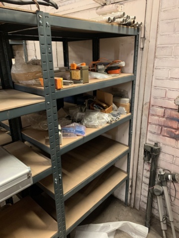 1065650-7 Stock hydraulic and electronic components, 22 shelf sections (incl. shelves)