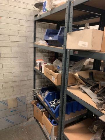 1065650-24 Stock hydraulic and electronic components, 22 shelf sections (incl. shelves)