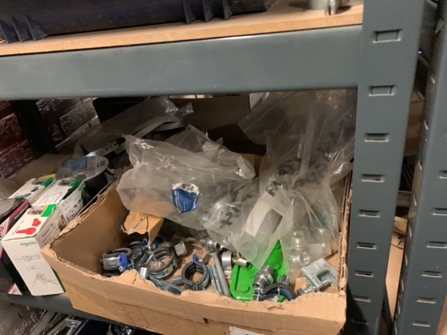 1065650-30 Stock hydraulic and electronic components, 22 shelf sections (incl. shelves)